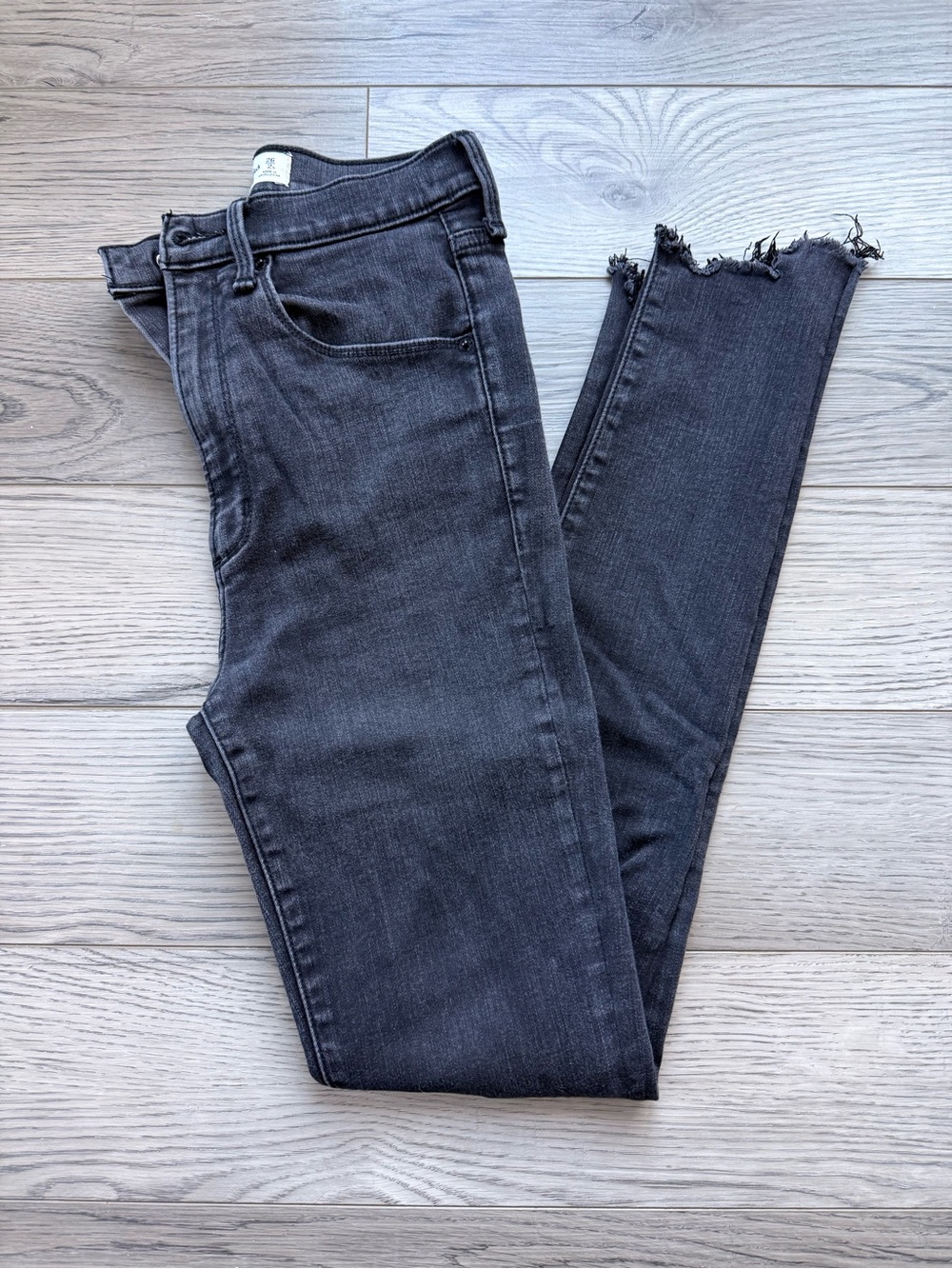 Abercrombie & Fitch The Super Skinny Ultra High Rise size 26/2R